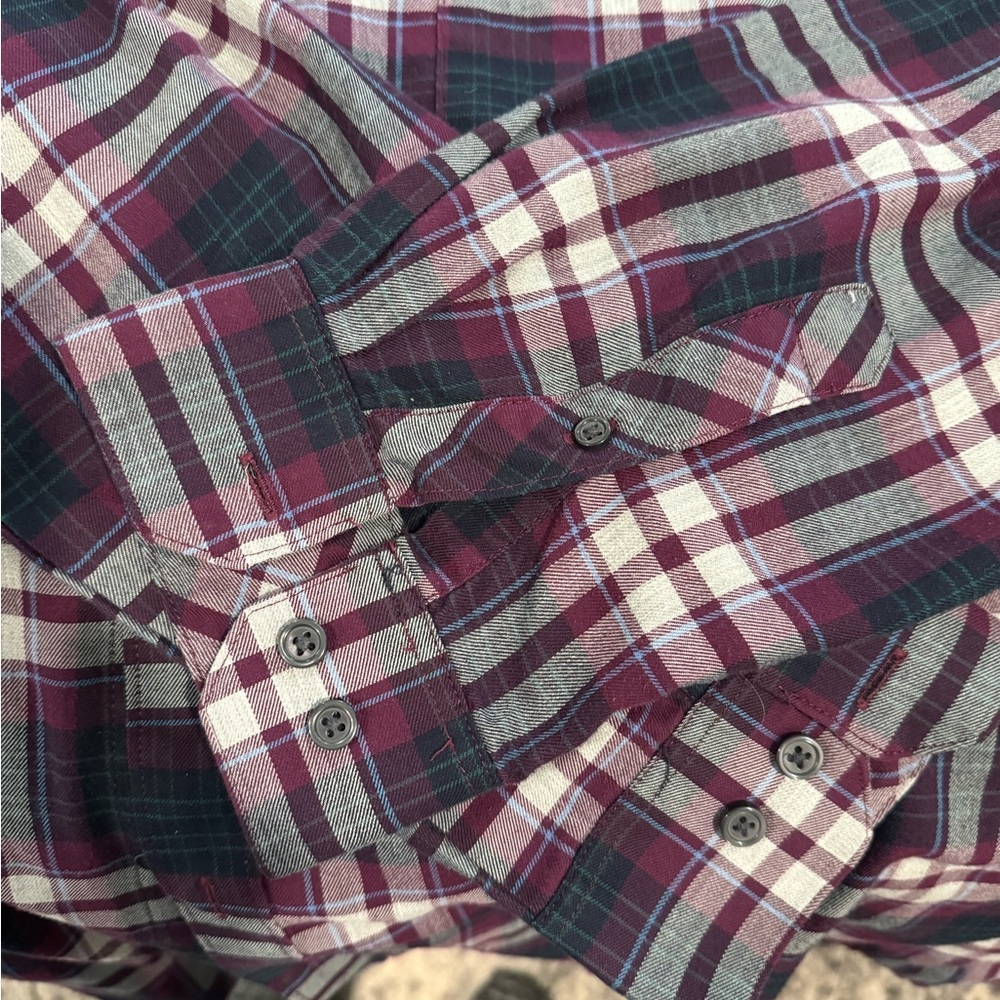 Men's Van Heusen Flex Brand Red Plaid Long Sleeve Button Down Shirt 17"-17
1/2 - Picture 3 of 4